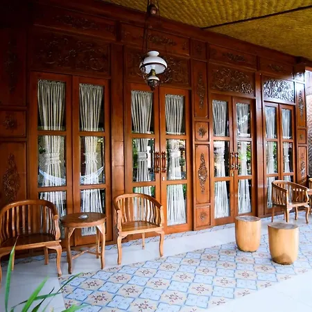 Appartement Ndalem Mataram à Banyuwangi  Chambre photo
